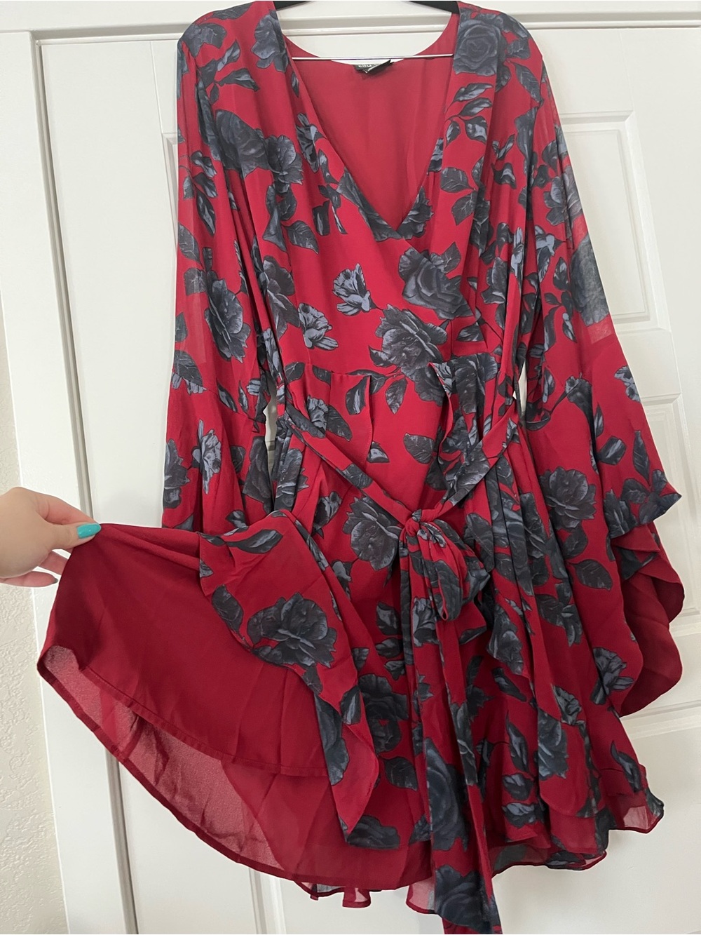 Like New City Chic Plus Size 16 Red Mini Dress with Grey and Black Rose Print - Picture 12 of 12